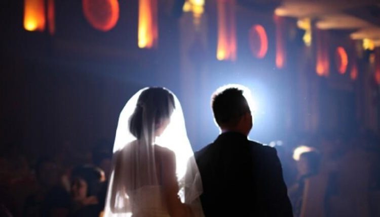 حكاية العريس الذى فضح عروسه ليله الزفاف ونشر فيديو فاضح لها