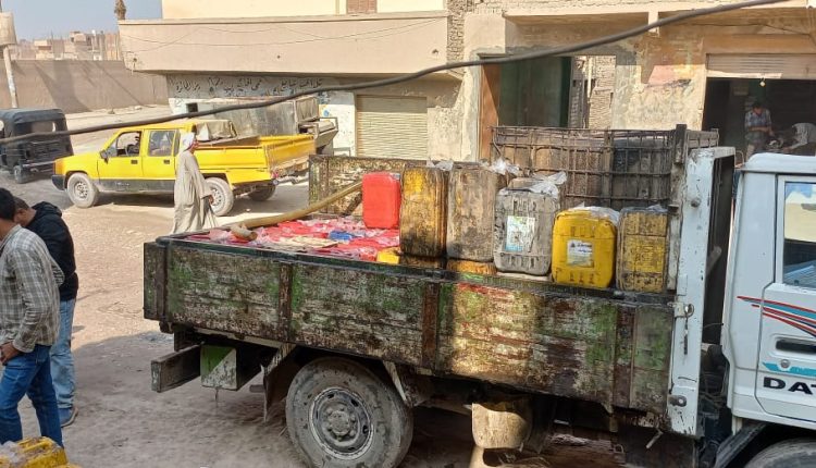 ضبط 1056 لتر زيت مجهولة المصدر خلال حملات تموينة فى الشرقية