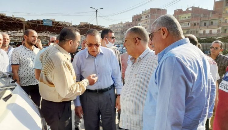 الدكتور ممدوح غراب يتفقد موقف الاحرار فى الشرقية