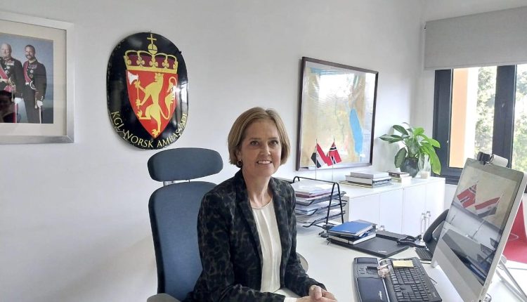 سفيرة النرويج مصر هى محور الطاقة الخضراء لتعزيز قطاع النقل والشحن