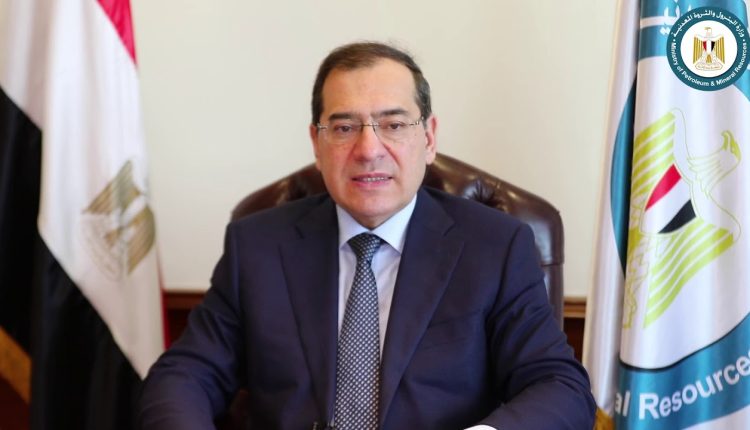 وزير البترول استمرار حركة توزيع المنتجات البترولية من المستودعات الى المحطات خلال أيام عيد الاضحى