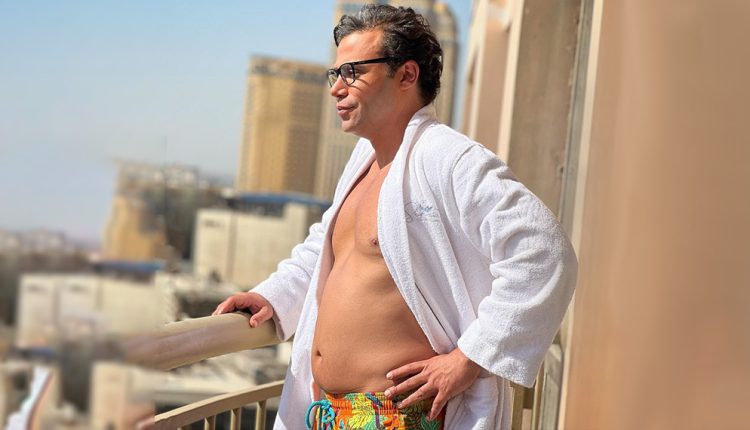 محمد امام ينشر صور له من فيلم أبو نسب