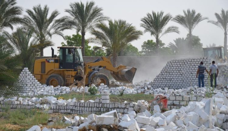 ازالة 12 حالة تعدى على أراضى أملاك الدولة بالقصاصين فى محافظة الاسماعيلية