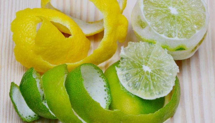 ماذا يحدث لجسمك عند تناول قشر الليمون